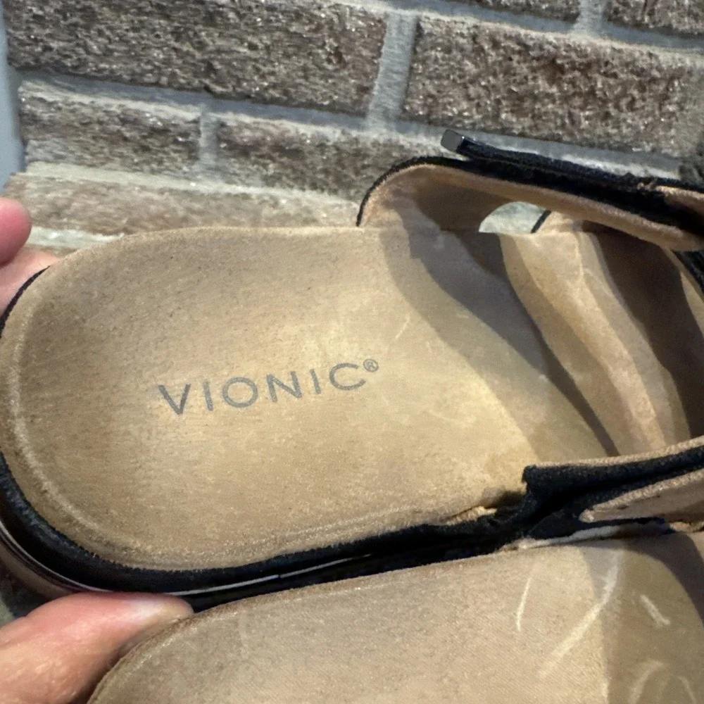 Vionic Strappy Sandals Womens Size 11 Medium Black Straps Platform Beach
